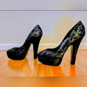 Dolce & Gabbana Black Lace Pumps